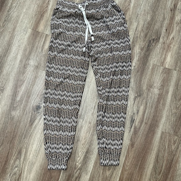 Anthropologie Saturday Sunday Mary
Jacquard Chevron Knit Joggers Size XS - Picture 4 of 11